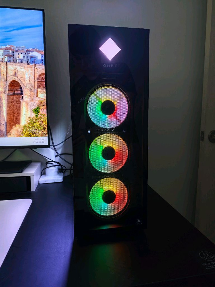 HP OMEN 45L 285K RTX 5090 완본체 이미지