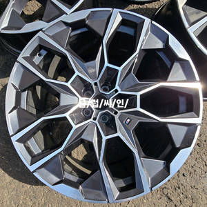 완전신품급 BMW X7 40i 22인치 휠 이미지