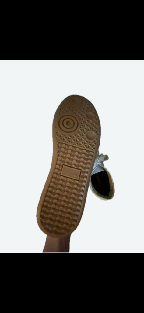 독일군 스니커즈 이미지