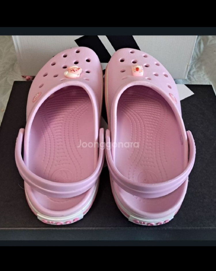크록스정품240 J6 발레리나핑크 지비츠포함 거의새거 이미지