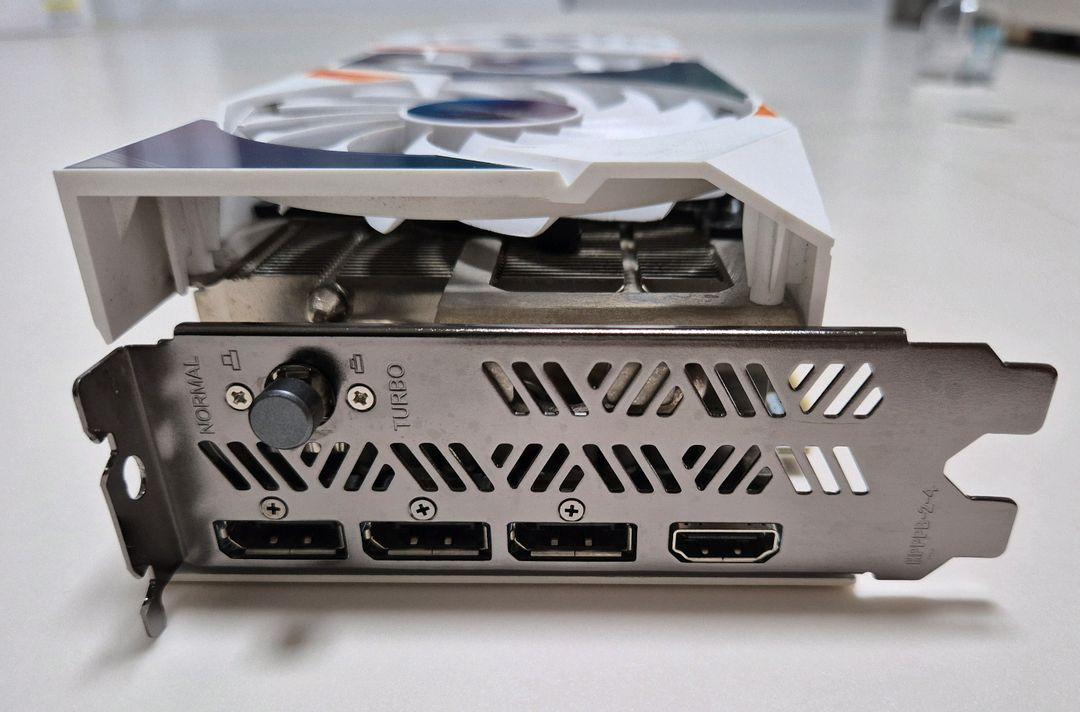 COLORFUL iGame 지포스 RTX 3070Ti Ultra OC (3070 Ti) 이미지