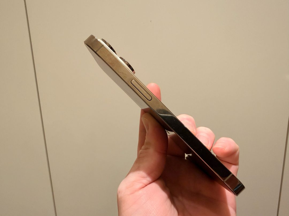 아이폰14프로 256기가 골드 자급제 폰 이미지