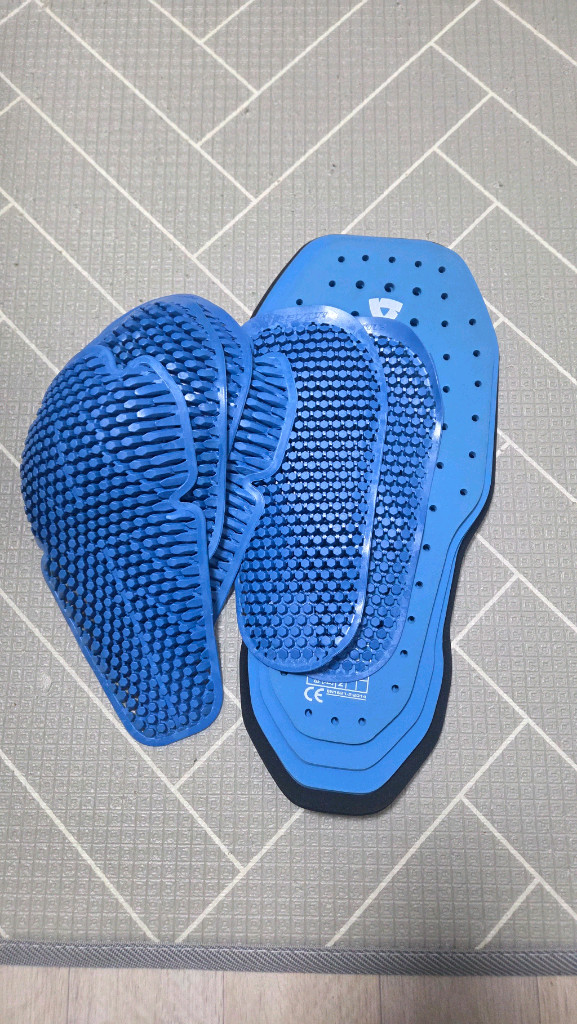 레빗 자켓 A급L사이즈 등보호대까지 드립니다 이미지