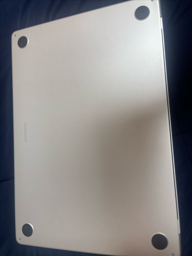 맥북 에어 m2 15인치 RAM 8g 256 실버 이미지