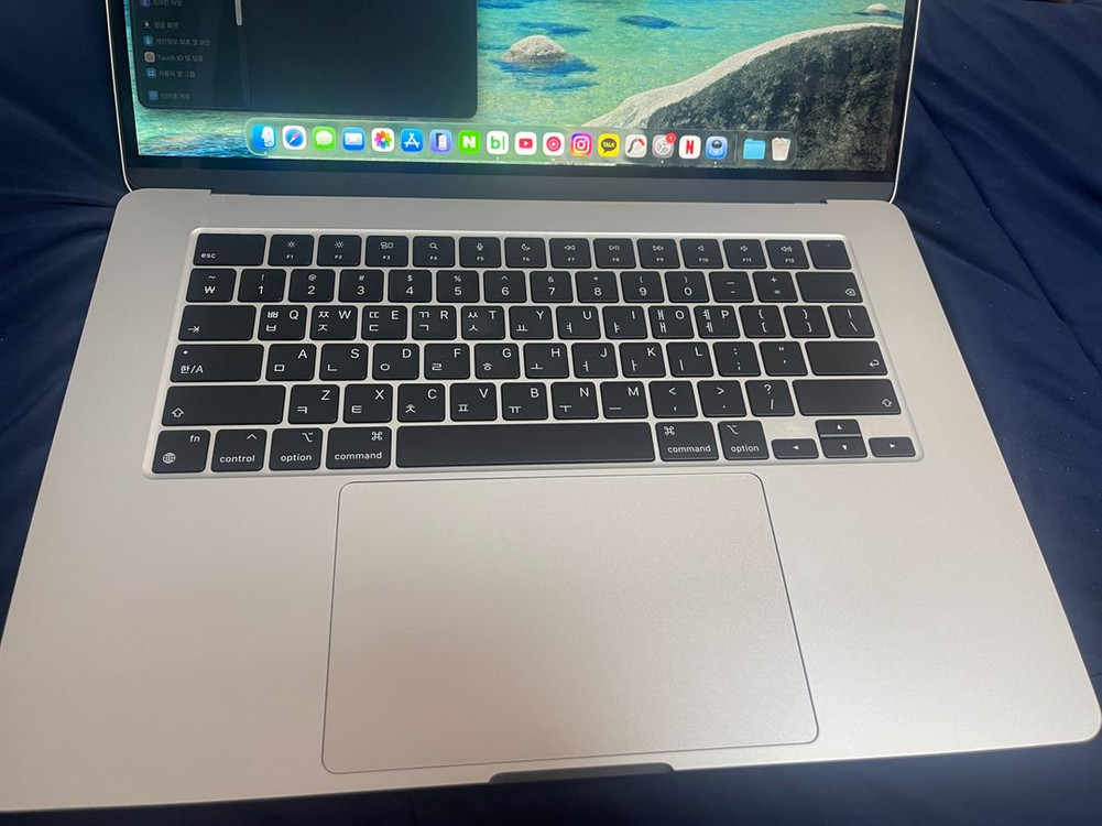 맥북 에어 m2 15인치 RAM 8g 256 실버 이미지