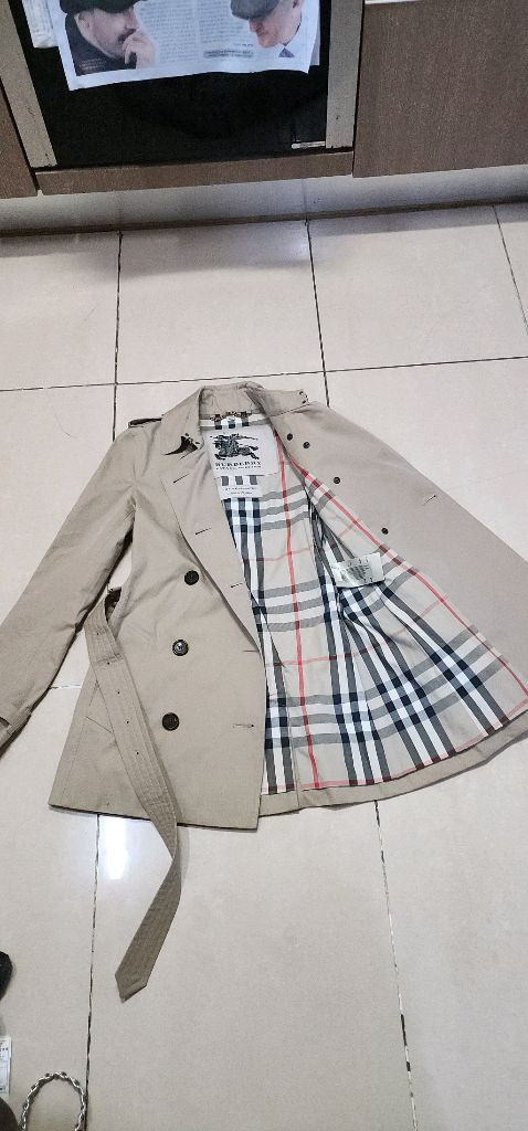 버버리 켄싱턴 숏코트 55 이미지