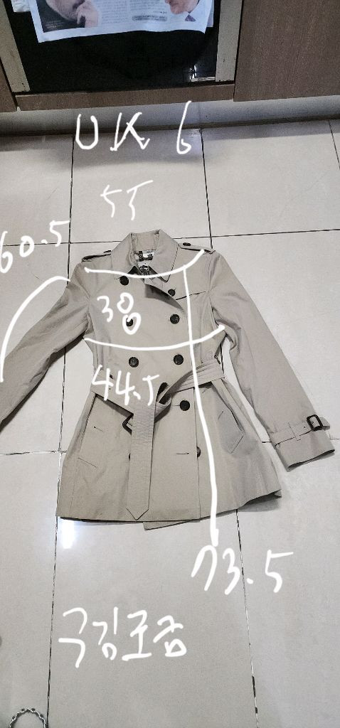 버버리 켄싱턴 숏코트 55 이미지