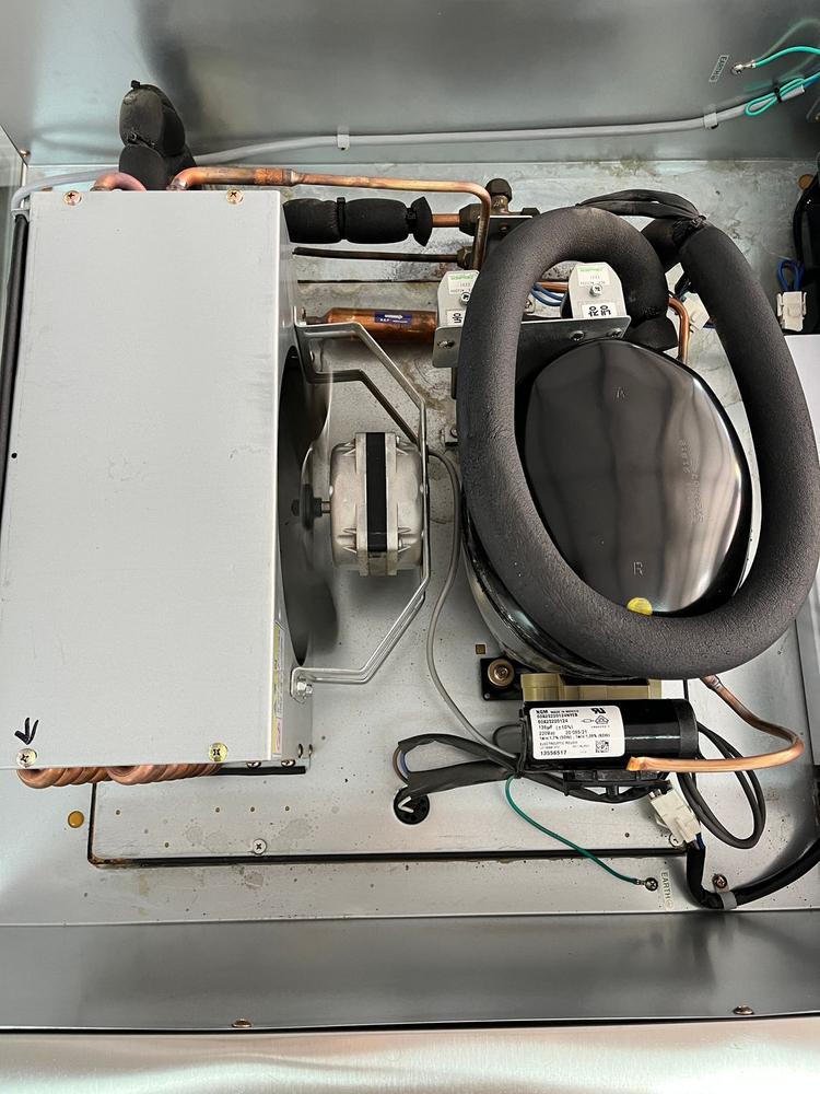 부성 에베레스트 수직 냉장냉동고 간냉식 반반 올스텐 냉장1칸 냉동1칸 업소용 베이커리카페 이미지