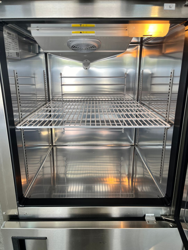 부성 에베레스트 수직 냉장냉동고 간냉식 반반 올스텐 냉장1칸 냉동1칸 업소용 베이커리카페 이미지