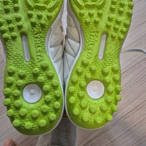 아슬레타 풋살화 이미지