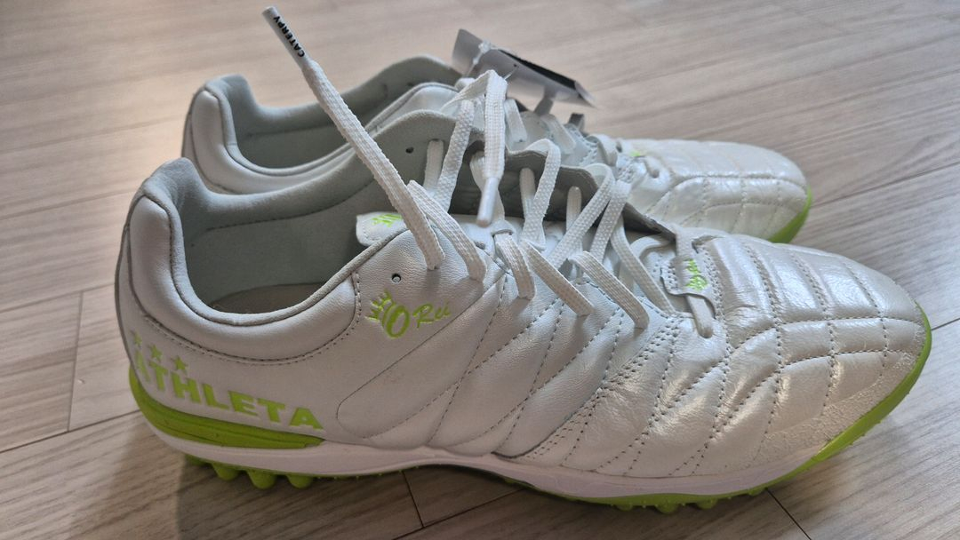 아슬레타 풋살화 이미지