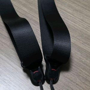 픽디자인 슬라이드 라이트 블랙 스트랩 이미지