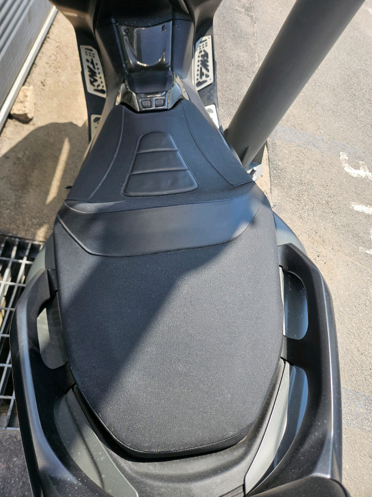 야마하 티맥스560 21년식 판매합니다 이미지