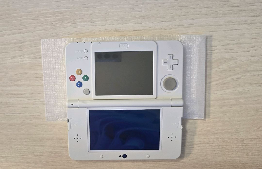 시리얼일치 닌텐도 new 3ds 화이트 박스셋 뉴작다수 충전기포함 이미지