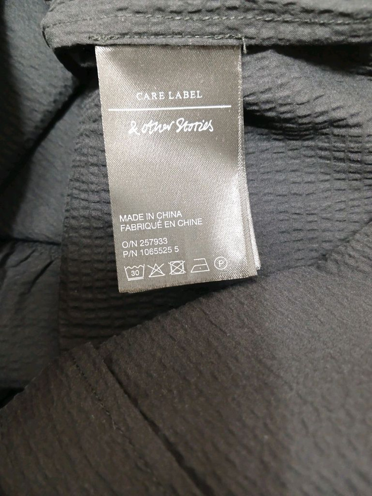 앤아더스토리즈 여성 블랙 퍼프 미니 원피스 사이즈 34 160 80A 이미지