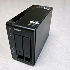 큐냅 QNAP TR-002 DAS + WD 16TB (WD 8TB 2개) 이미지