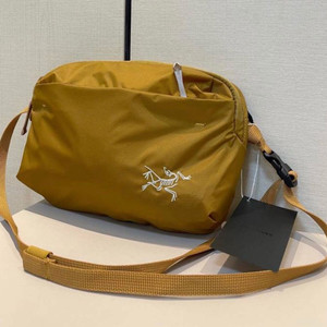 아크테릭스 헬리아드6 갈색 이미지