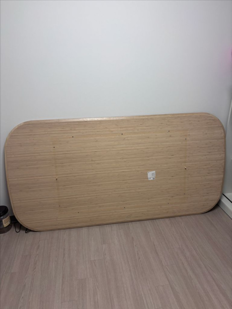 이케아 복슬뢰브 식탁 이미지