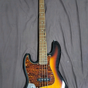 스콰이어 재즈 베이스 왼손 이미지