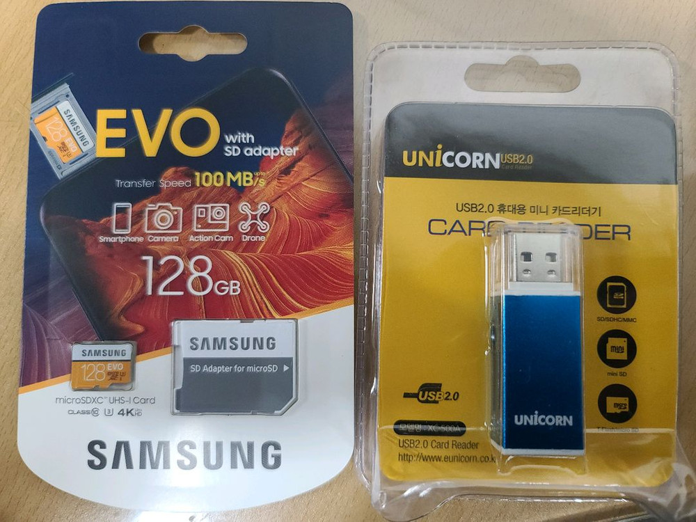 마이크로SD카드 128GB + USB 카드리더기 세트 이미지