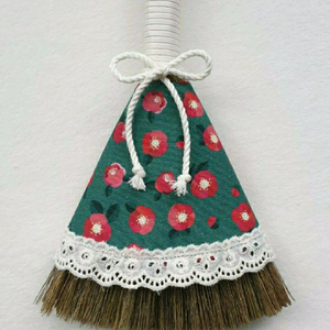 핸드메이드 패브릭 미니 복 빗자루(동백꽃) 이미지