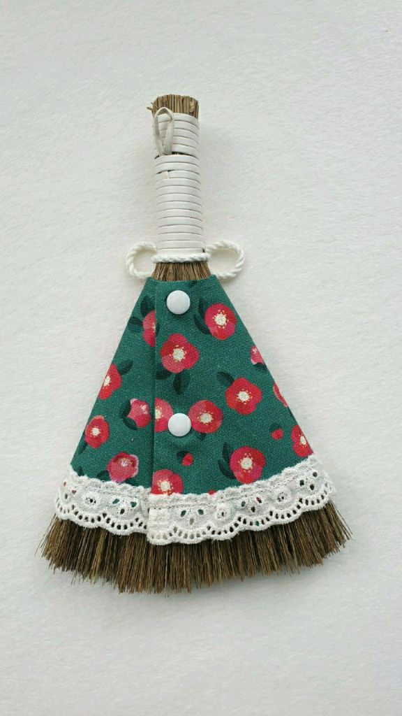 핸드메이드 패브릭 미니 복 빗자루(동백꽃) 이미지