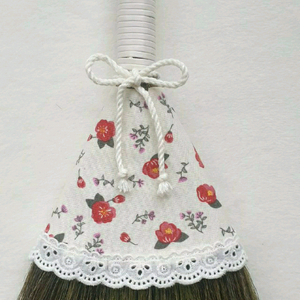 핸드메이드 패브릭 미니 복 빗자루(동백꽃) 이미지