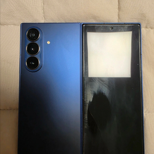 폴더블 스마트폰 512GB 이미지