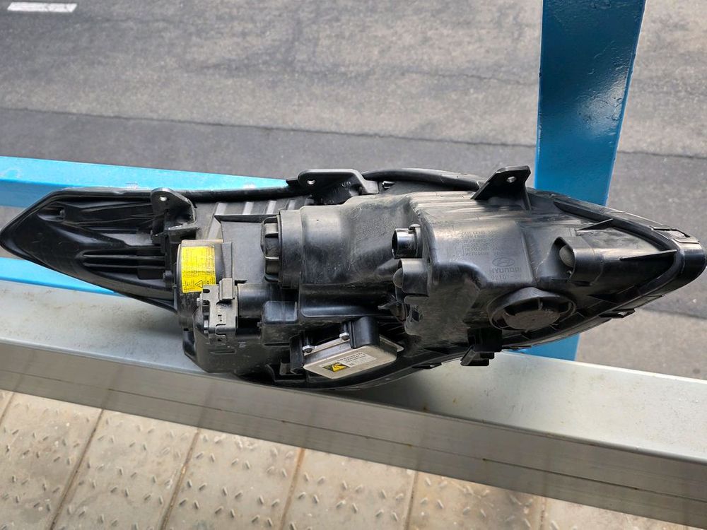 HG그랜저 운전석 hid헤드라이트 8핀 이미지