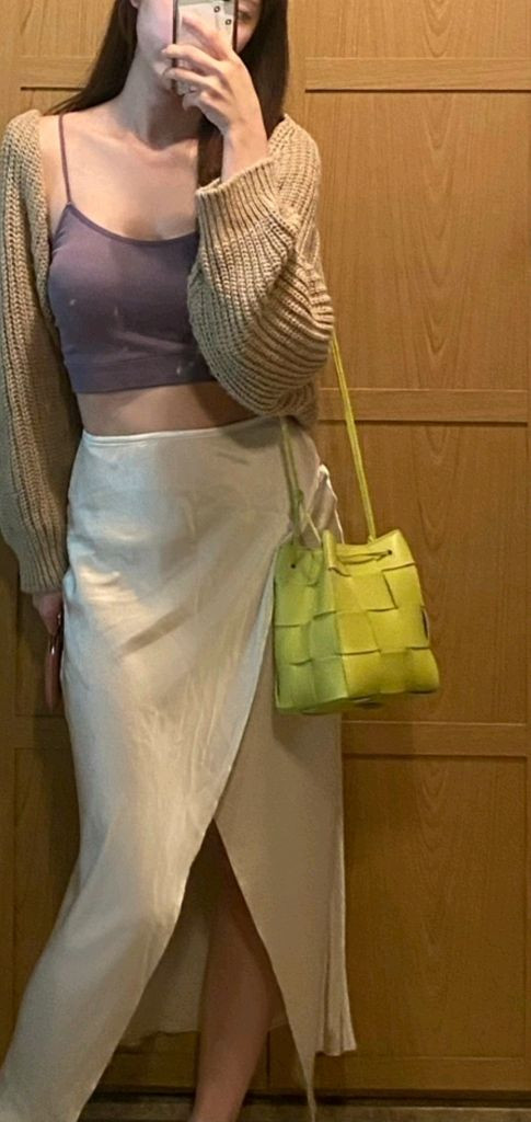 보테가베네타 버킷백/크로스백 스몰 새상품급 정품(감정O)구찌프라다루이비통디올고야드샤넬셀린느생로랑버버리발렌시아가가방 이미지