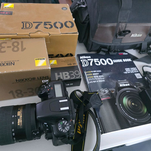 니콘 dslr 카메라 D7500 + 18-300mm vr + 정품후드, 필터 + 가방 + 리모콘 + 가이드북