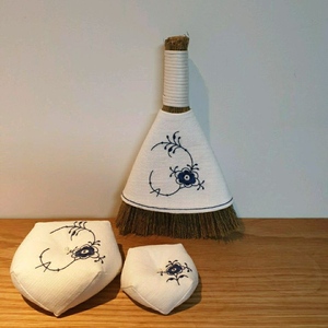 액운은 쓸어내고, 복은 쓸어 담는 미니 복 빗자루(코펜st) 이미지