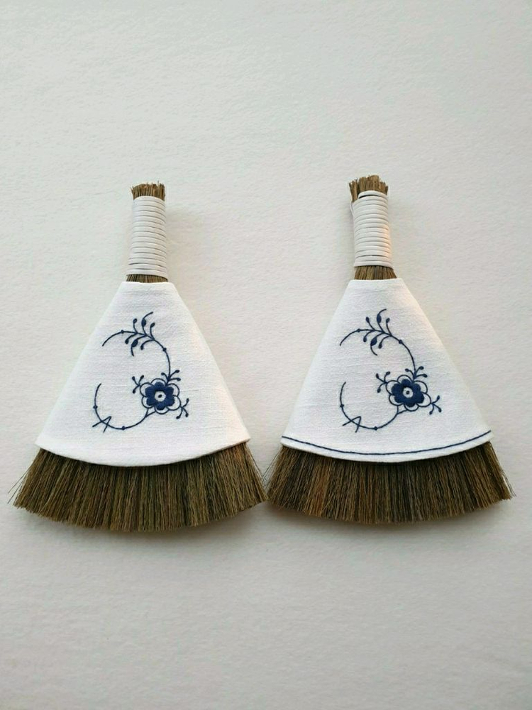 액운은 쓸어내고, 복은 쓸어 담는 미니 복 빗자루(코펜st) 이미지