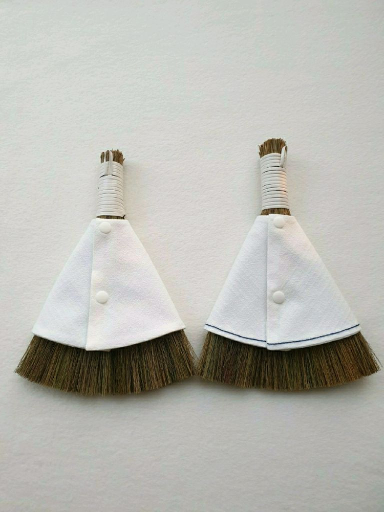 액운은 쓸어내고, 복은 쓸어 담는 미니 복 빗자루(코펜st) 이미지