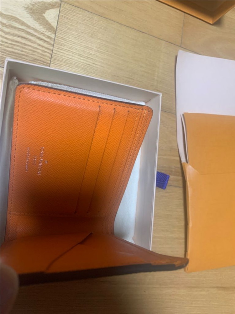 루이비통 멀티플 월릿 반지갑 한정판 국내 정품 팝니다 이미지