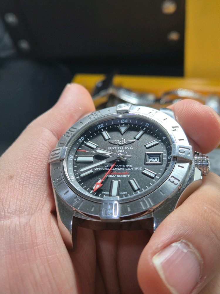 브라이틀링 어벤저(어벤져)2 gmt 이미지