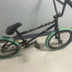 BMX 자전거 이미지