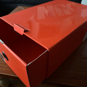 나이키박스 나이키 베이퍼와플 사카이 서랍식 신발상자 이미지