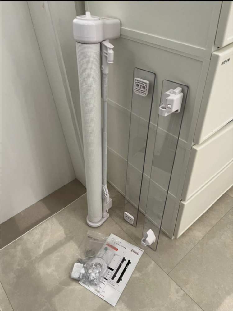 어뜌 롤스크린 안전문 이미지