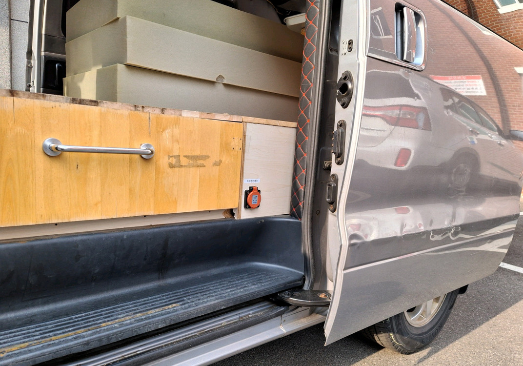 스타렉스 구변 캠핑카 이미지