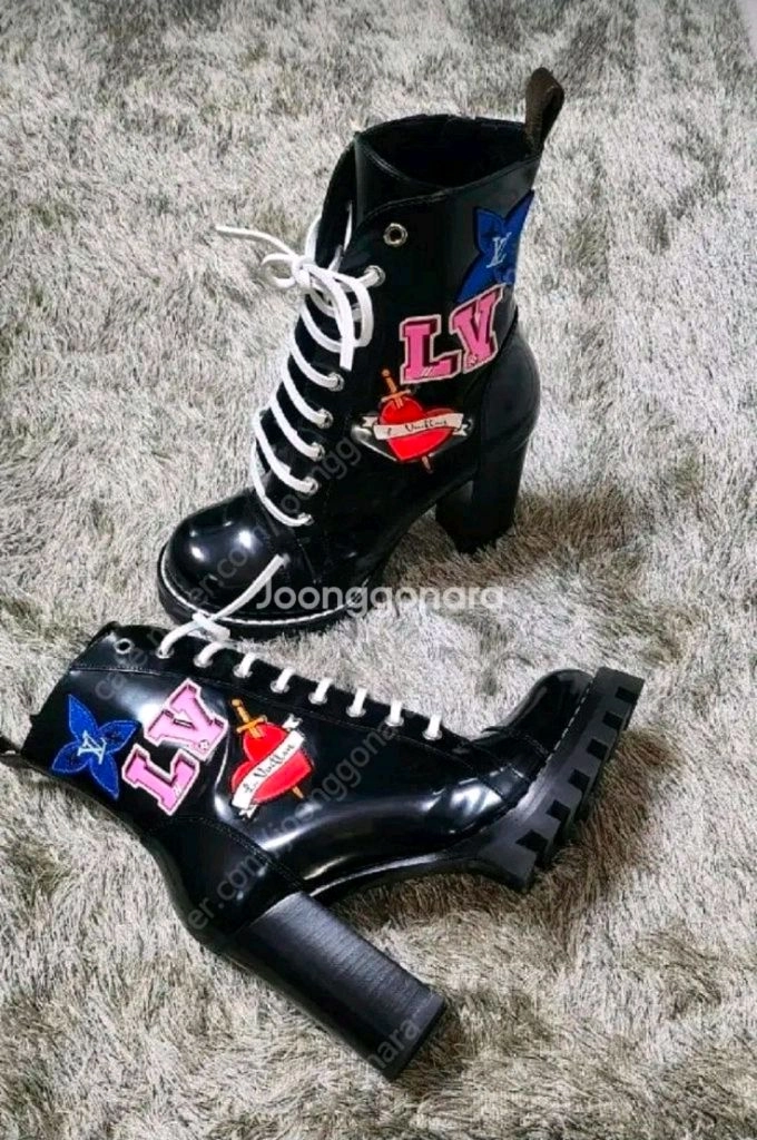 루이비통 여성 앵클 부츠 이미지