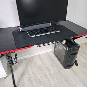 게이밍 풀세트 PC (본체 + 32인치 모니터 +모니터암+기계식키보드+게이밍마우스+ 게이밍 책상) 이미지