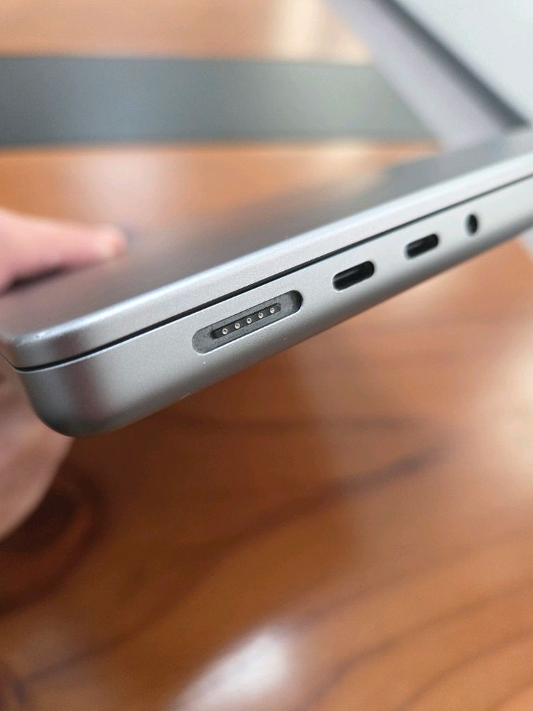 맥북프로M2Pro 14인치 이미지