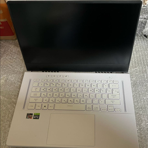 ASUS ROG G14 5900HS, RTX 3080 화이트 게이밍 노트북 이미지