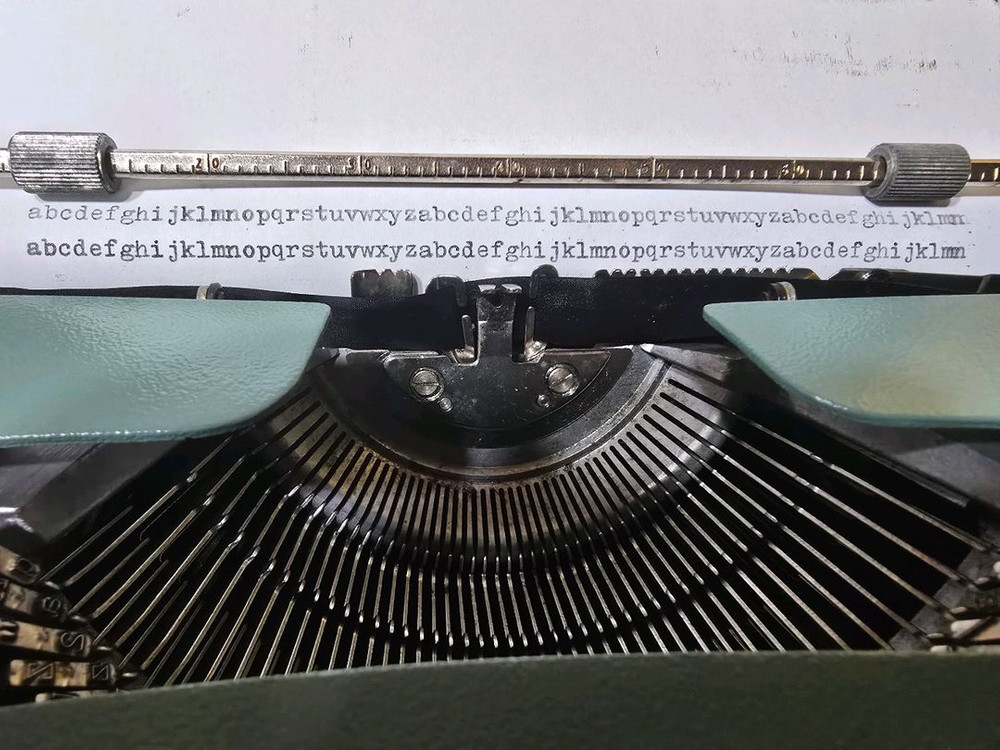 상태좋은 명품 올리베티 레테라32 영문타자기 이미지