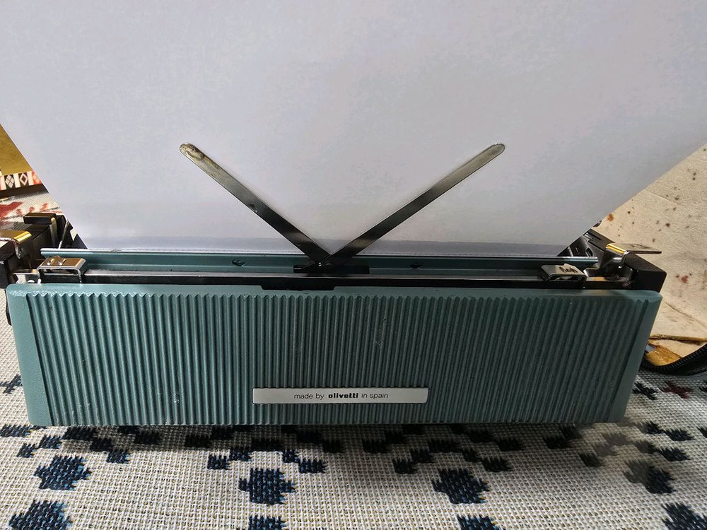 상태좋은 명품 올리베티 레테라32 영문타자기 이미지