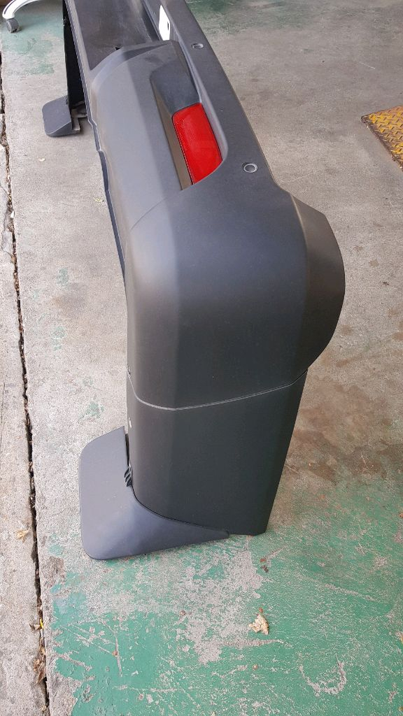 렉스턴스포츠 칸 쿨맨 적재함 리어범퍼 뒷범퍼 25년식 순정 신차탈거 보관 팝니다 이미지