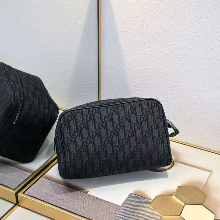 [Dior] Oblique디올 토일레트리 백 블랙 오블리크 자카드2ESCA494YKY_H03E 이미지