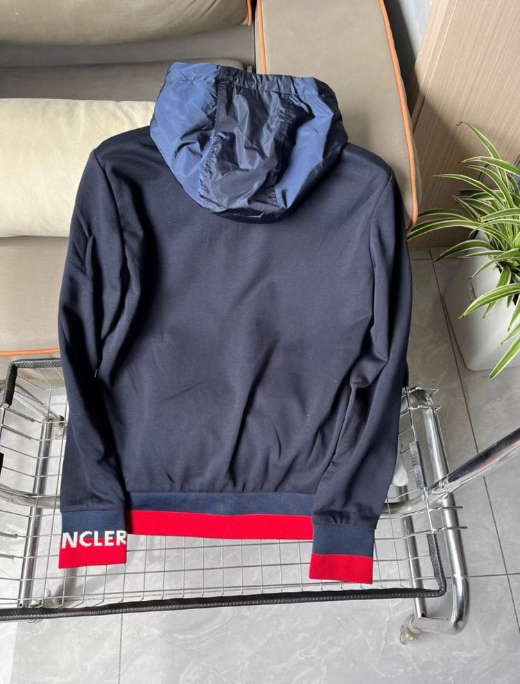 몽클레어 후드 집업 이미지