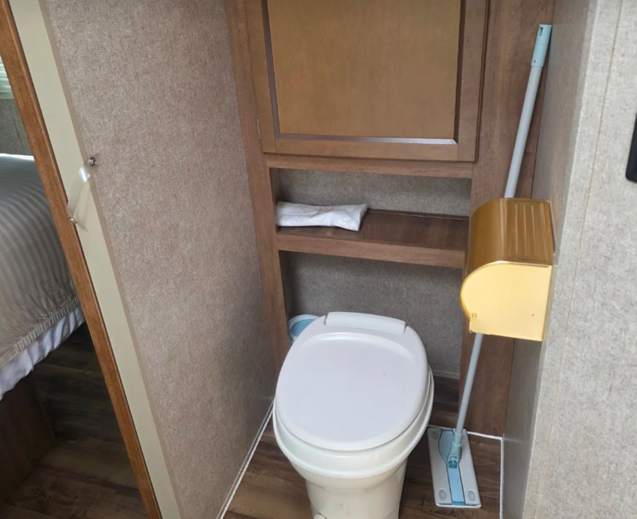 캠핑카 캠핑트레일러 이미지